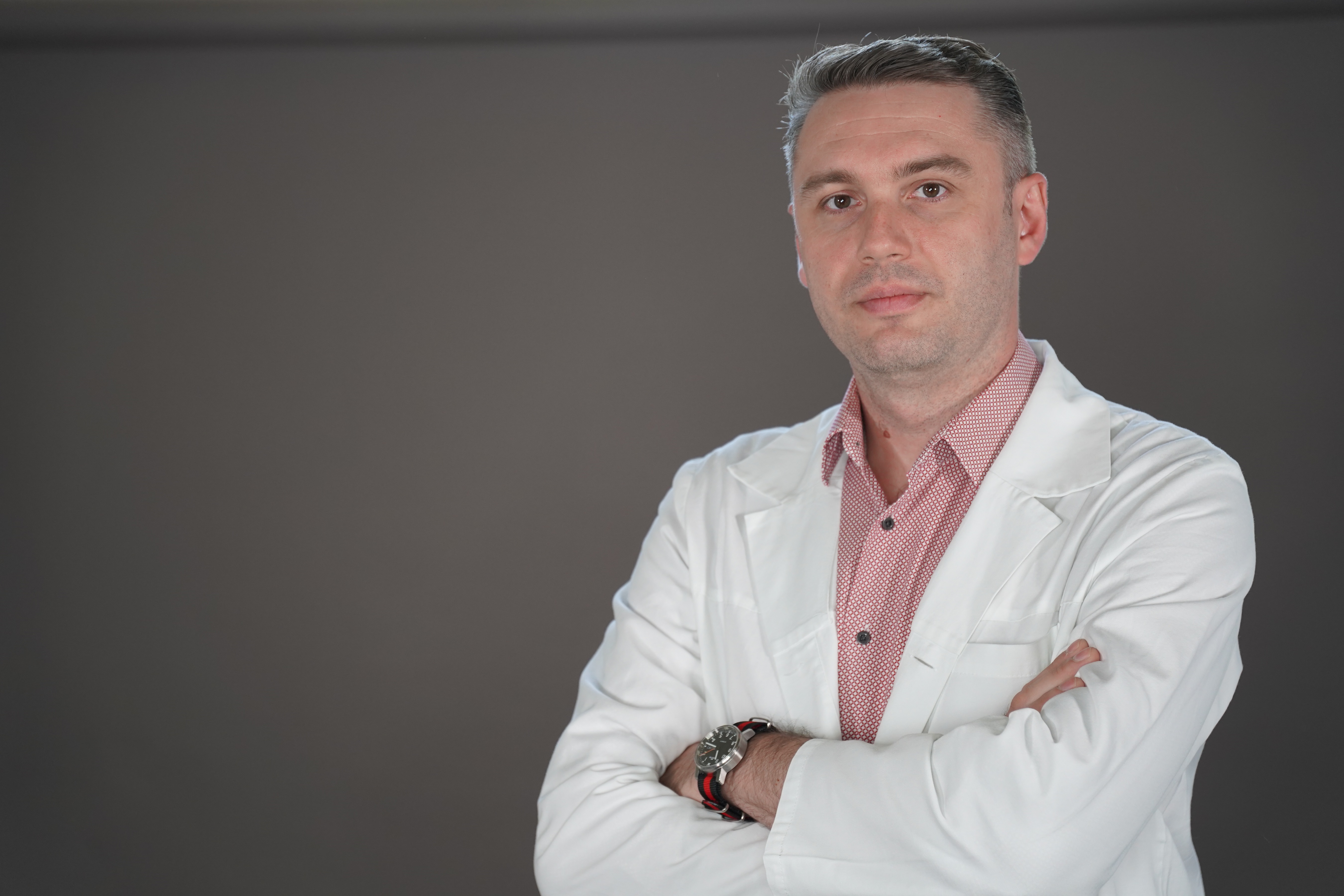 Dr. Szövérfi Zsolt PhD gerincsebész a Budai Egészségközpontban