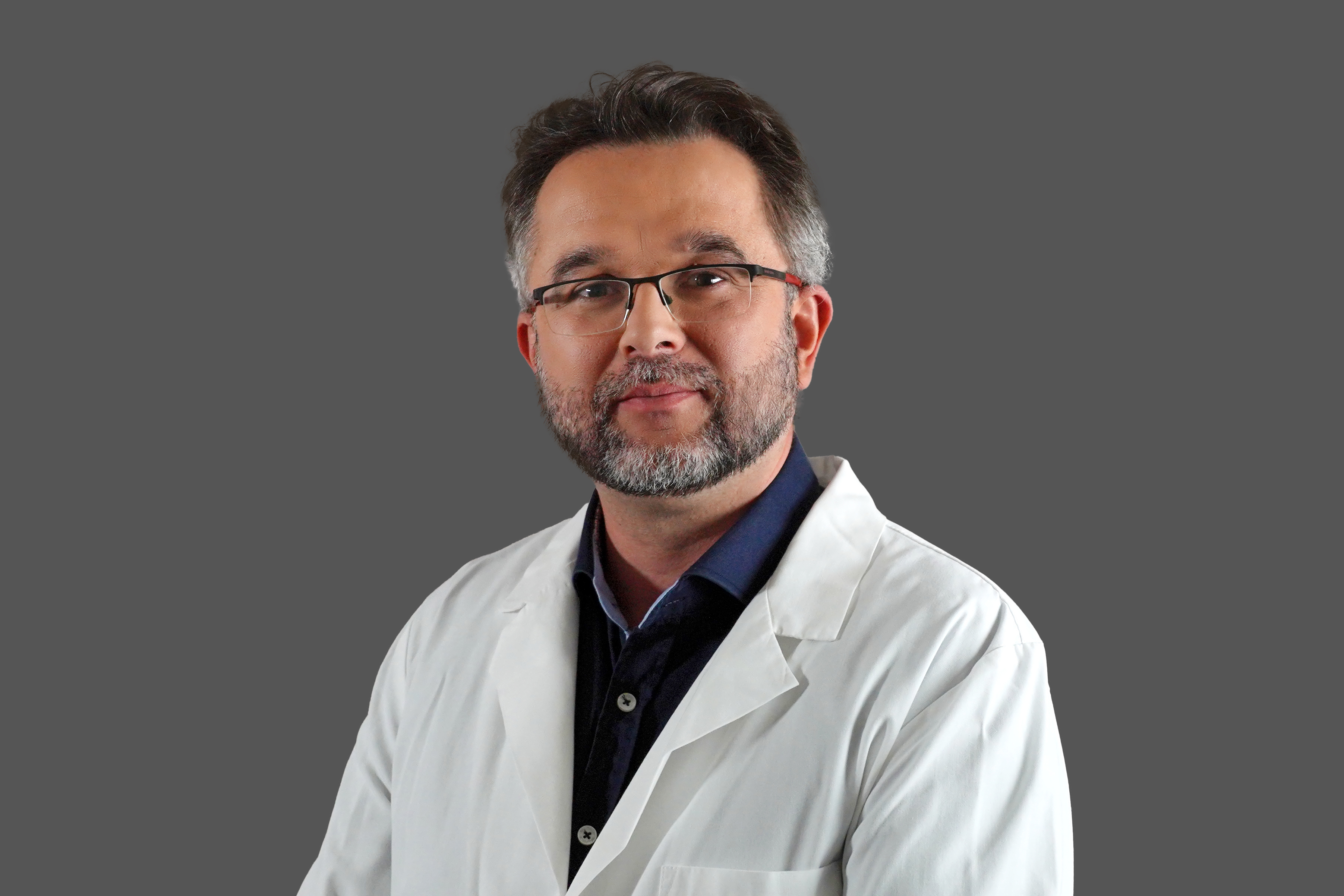 A leghatékonyabb megoldás túlsúly ellen – Interjú Prof. Dr. Juhász Árpád PhD bariátriai sebésszel