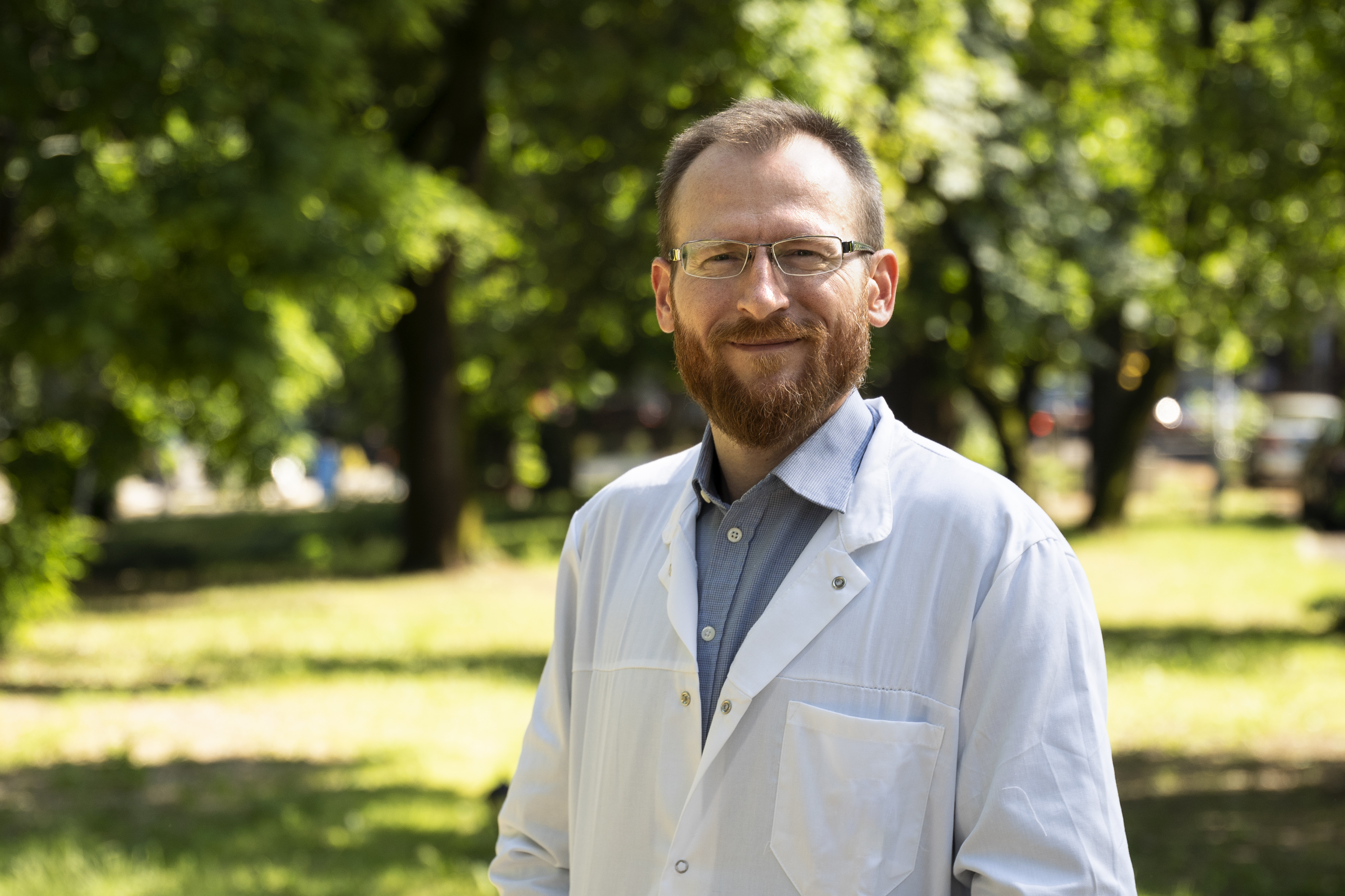 Sugárterápiáról empatikusan - Interjú Dr. Jánváry Zsolt Levente sugárterápiás onkológussal