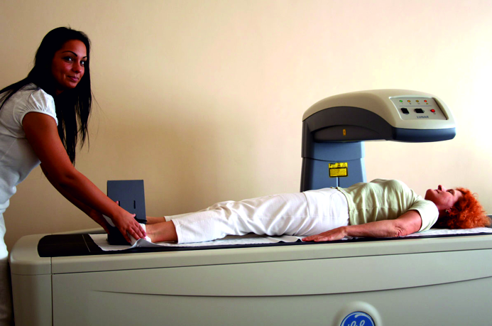 Csontsűrűség mérés DEXA készülékkel a Budai Egészségközpontban. 
